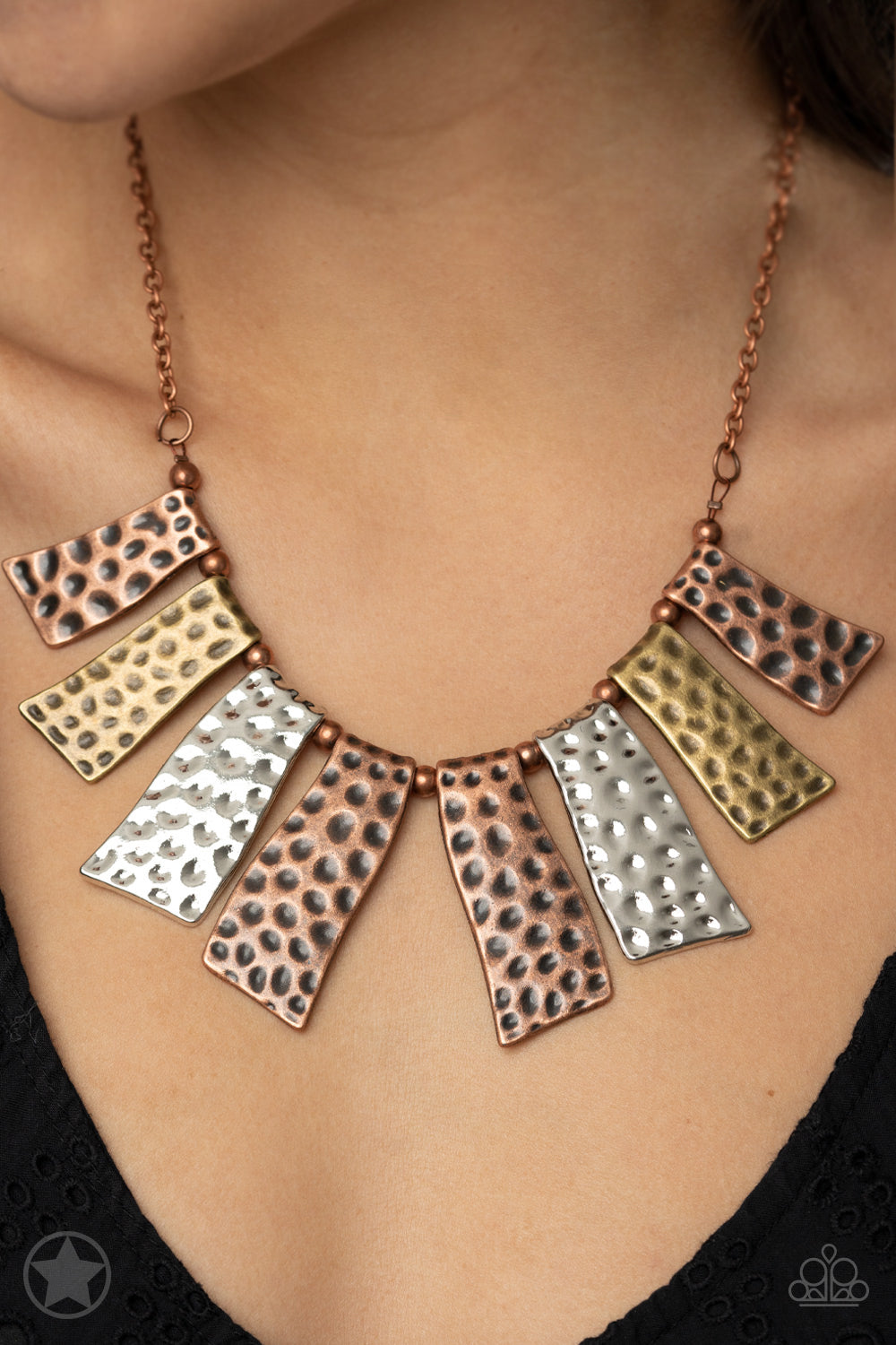 A Fan of the Tribe Paparazzi Necklace