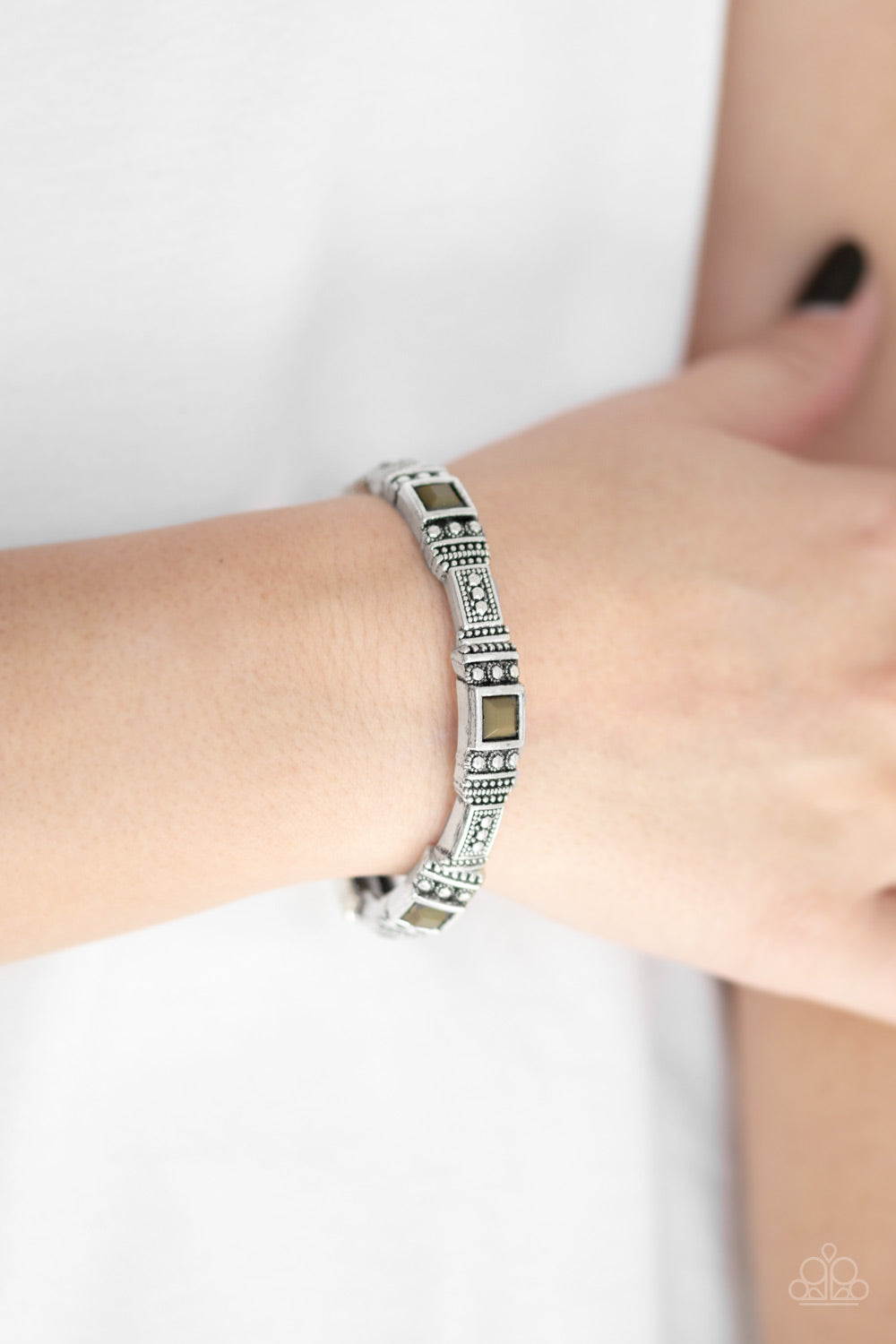 Totally Traveler - Green Paparazzi Bracelet
