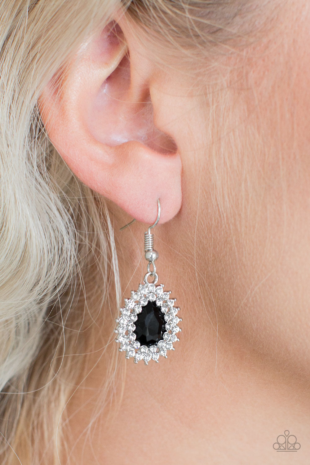 Star-Crossed Starlet - Black Paparazzi Earrings