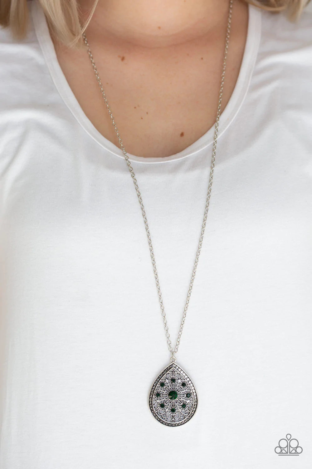 I Am Queen - Green Paparazzi Necklace