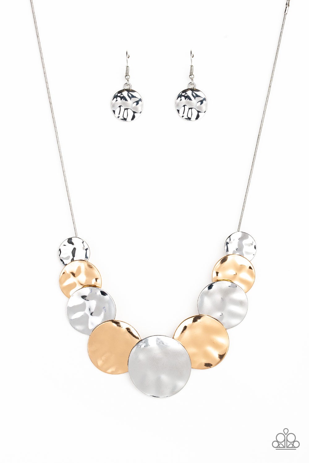 A Daring DISCovery Silver Paparazzi Necklace