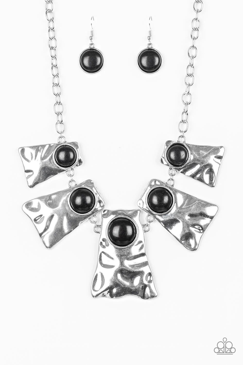 Cougar Black Paparazzi Necklace