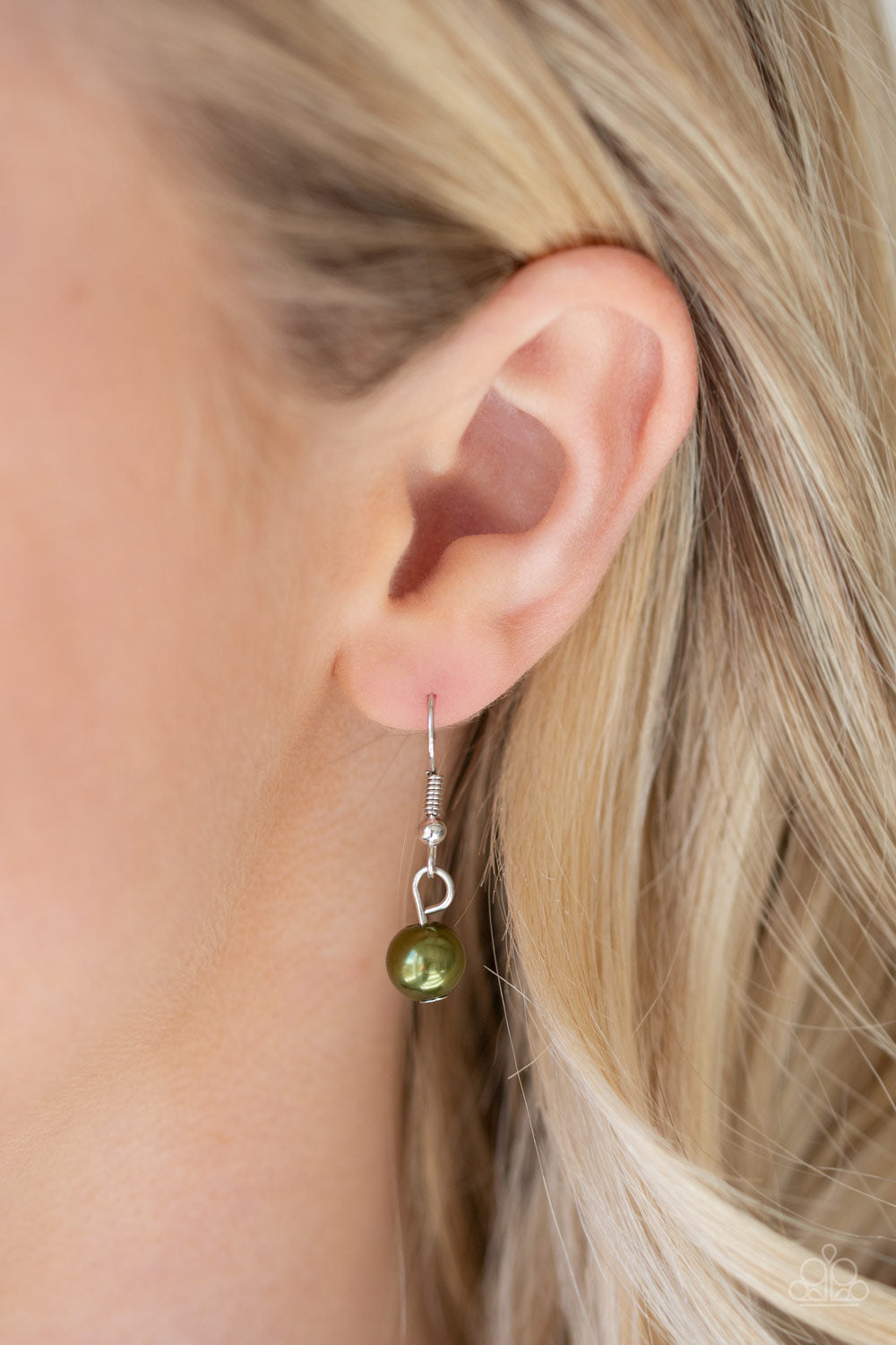 High Heels and Hustle - Green Paparazzi Necklace