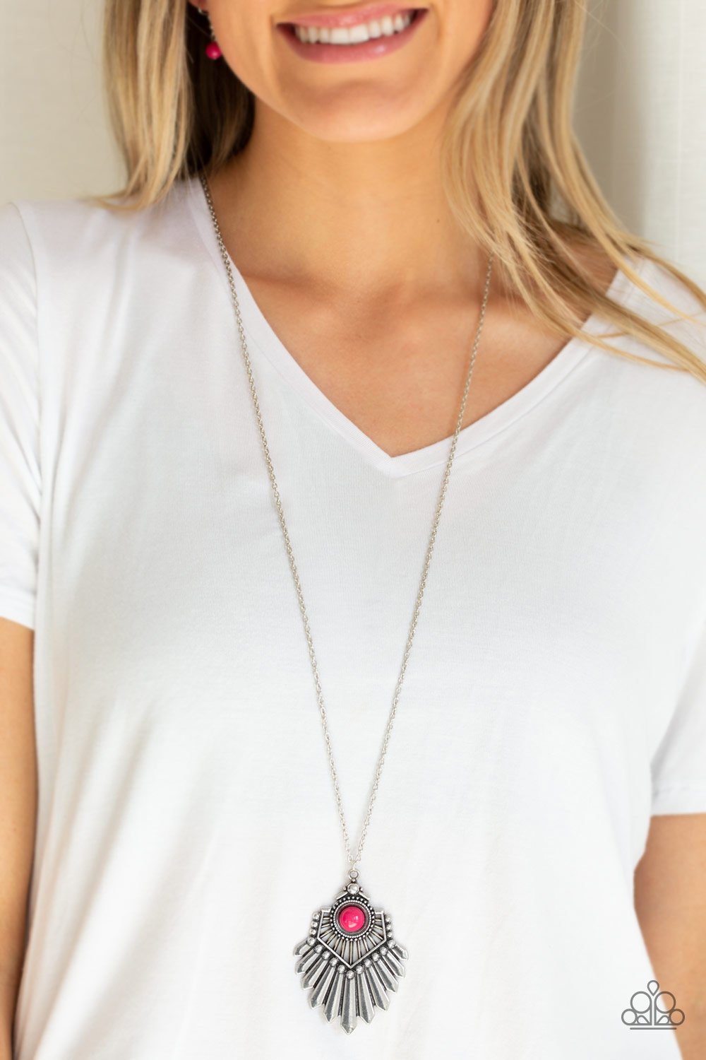Inde-PENDANT Idol Pink Paparazzi Necklace