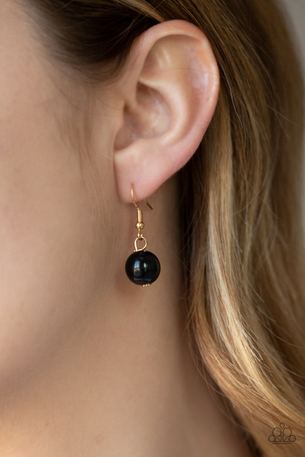 Get Off My Runway - Gold Paparazzi Necklace