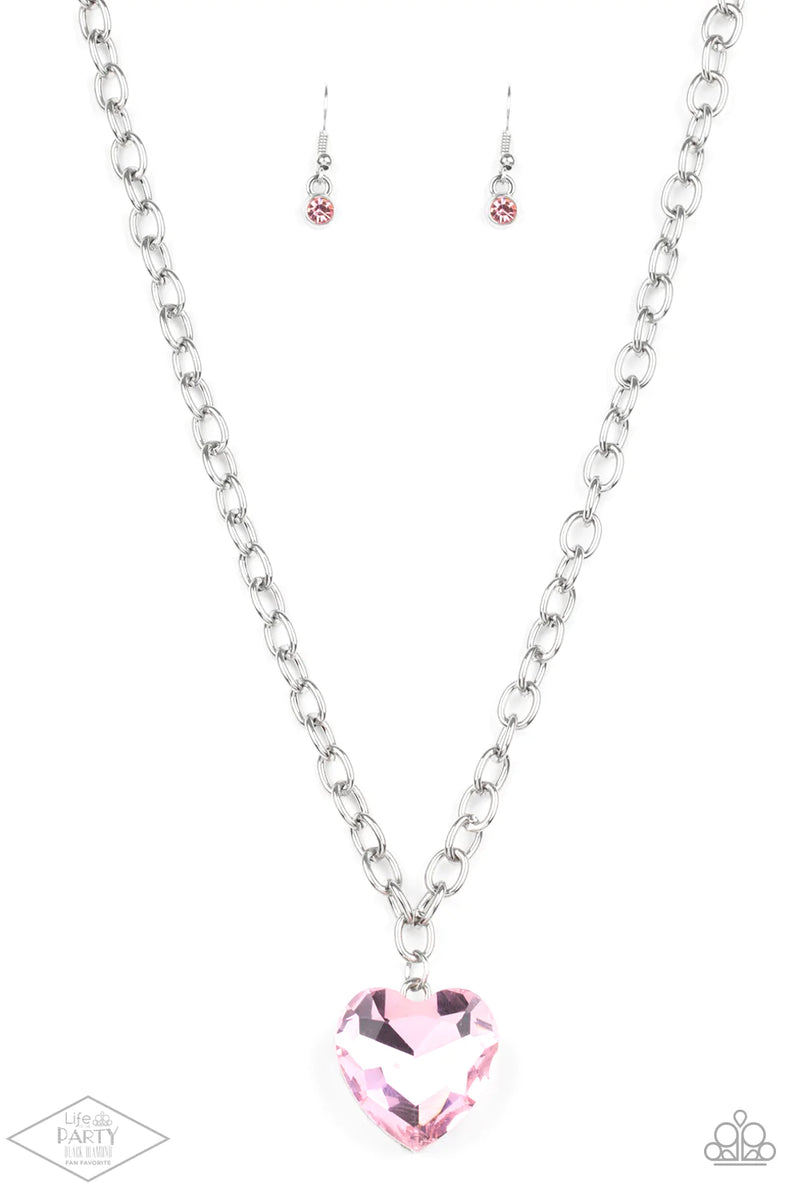 Flirtatiously flashy paparazzi hot sale necklace