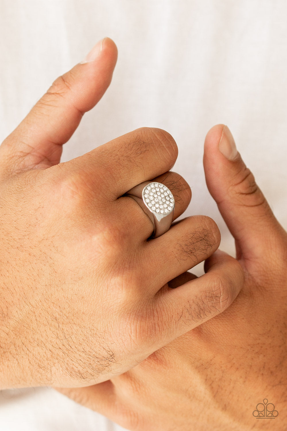 Conquest - White Paparazzi Urban Ring