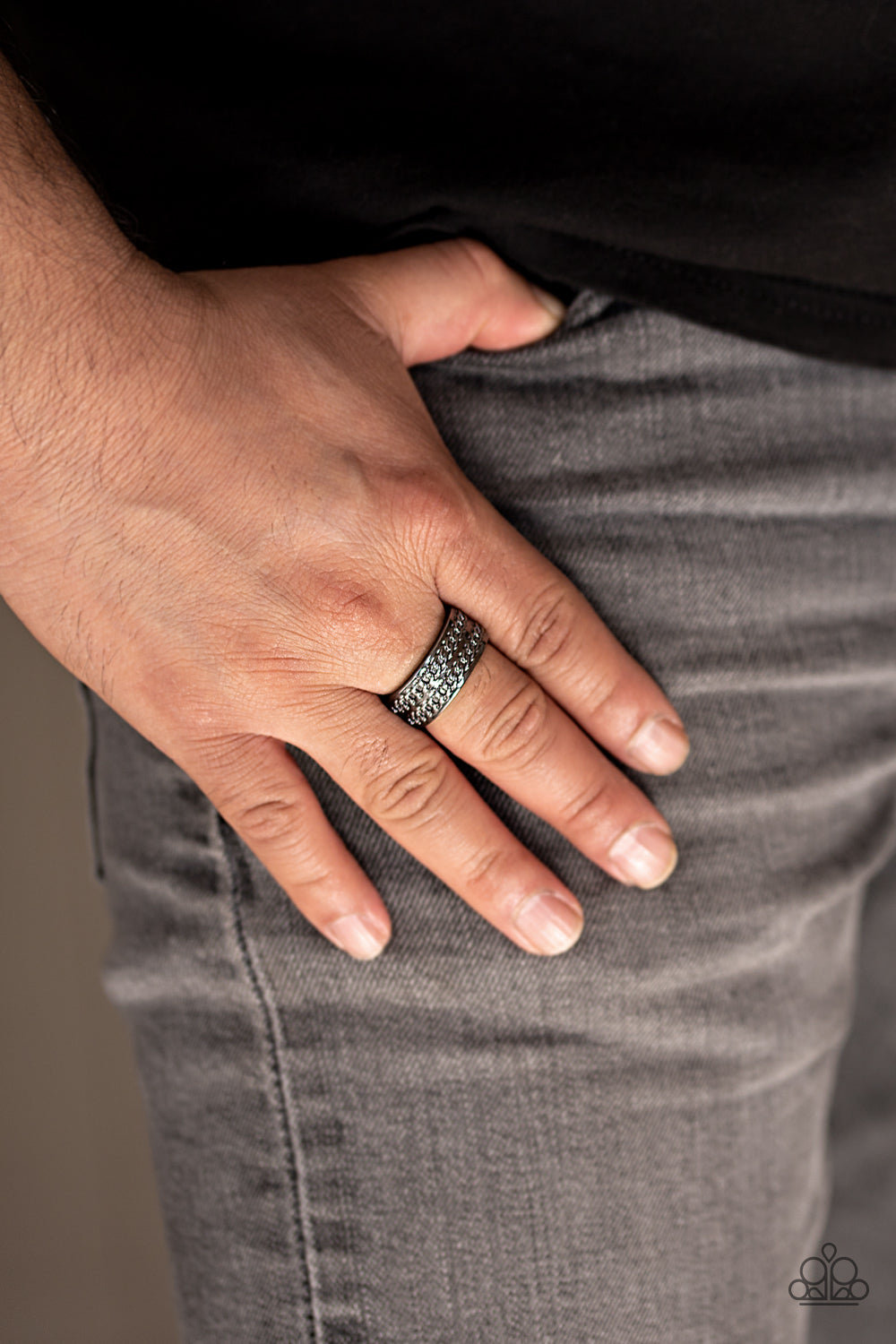 Man vs. Machine - Black Paparazzi Ring
