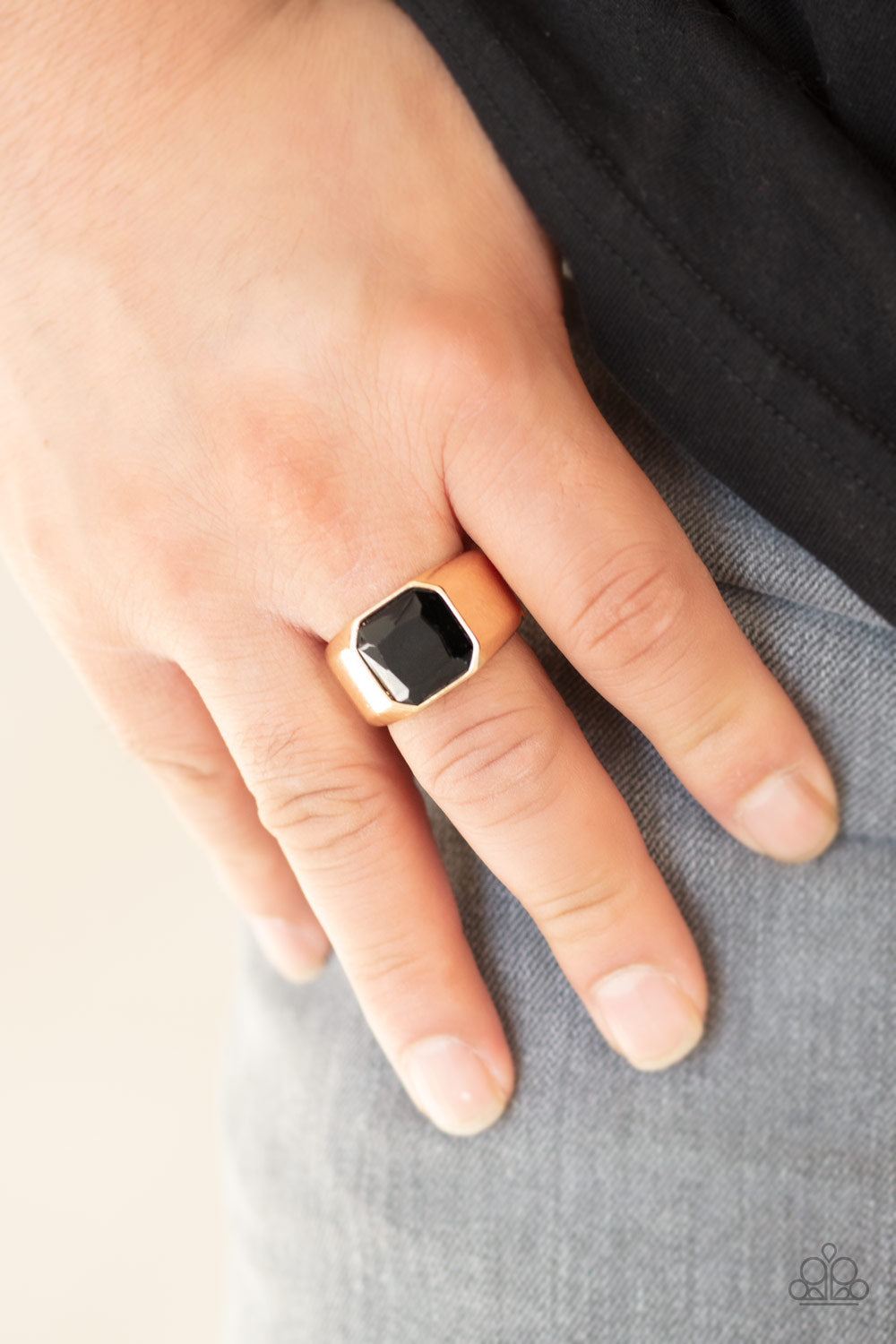 Going Pro - Black Paparazzi Ring