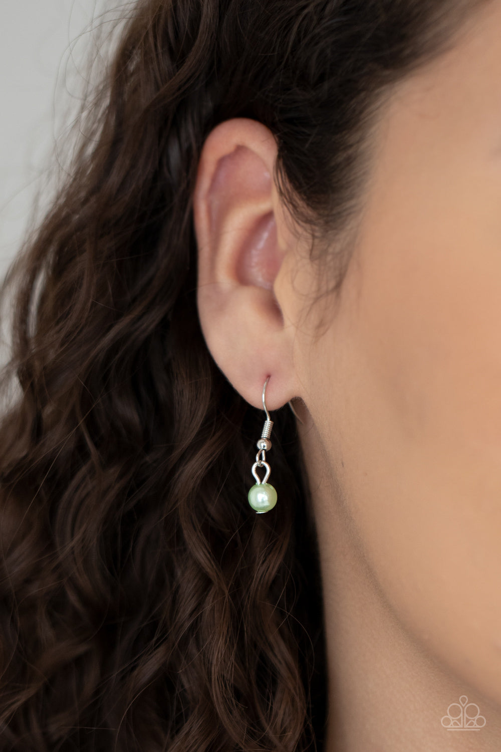 Let The Record GLOW - Green Paparazzi Necklace