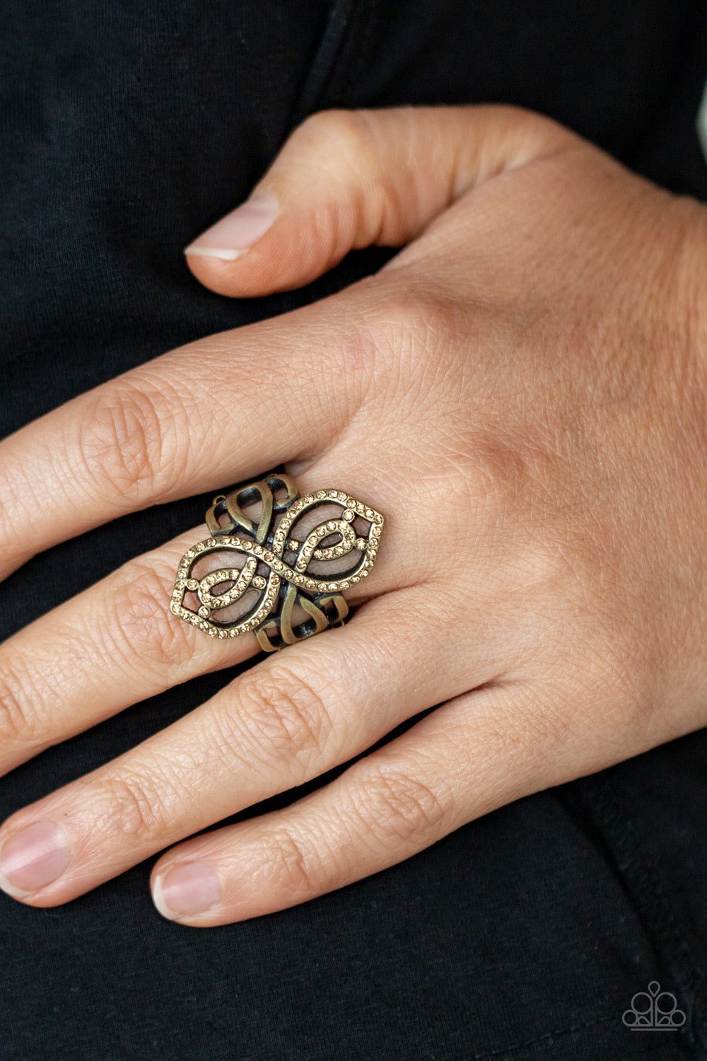 Duchess Drama - Brass Paparazzi Ring