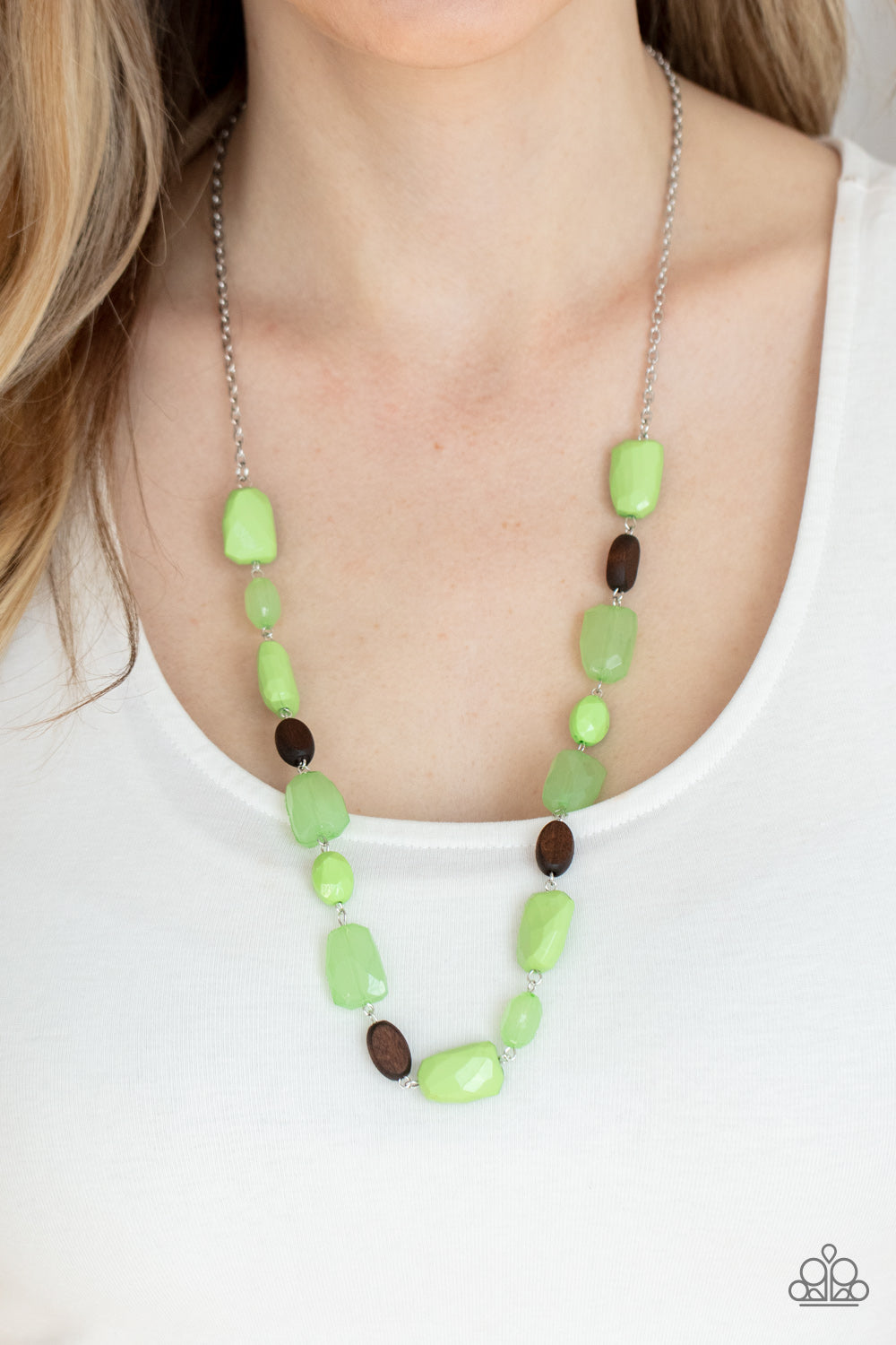 Meadow Escape - Green Paparazzi Necklace