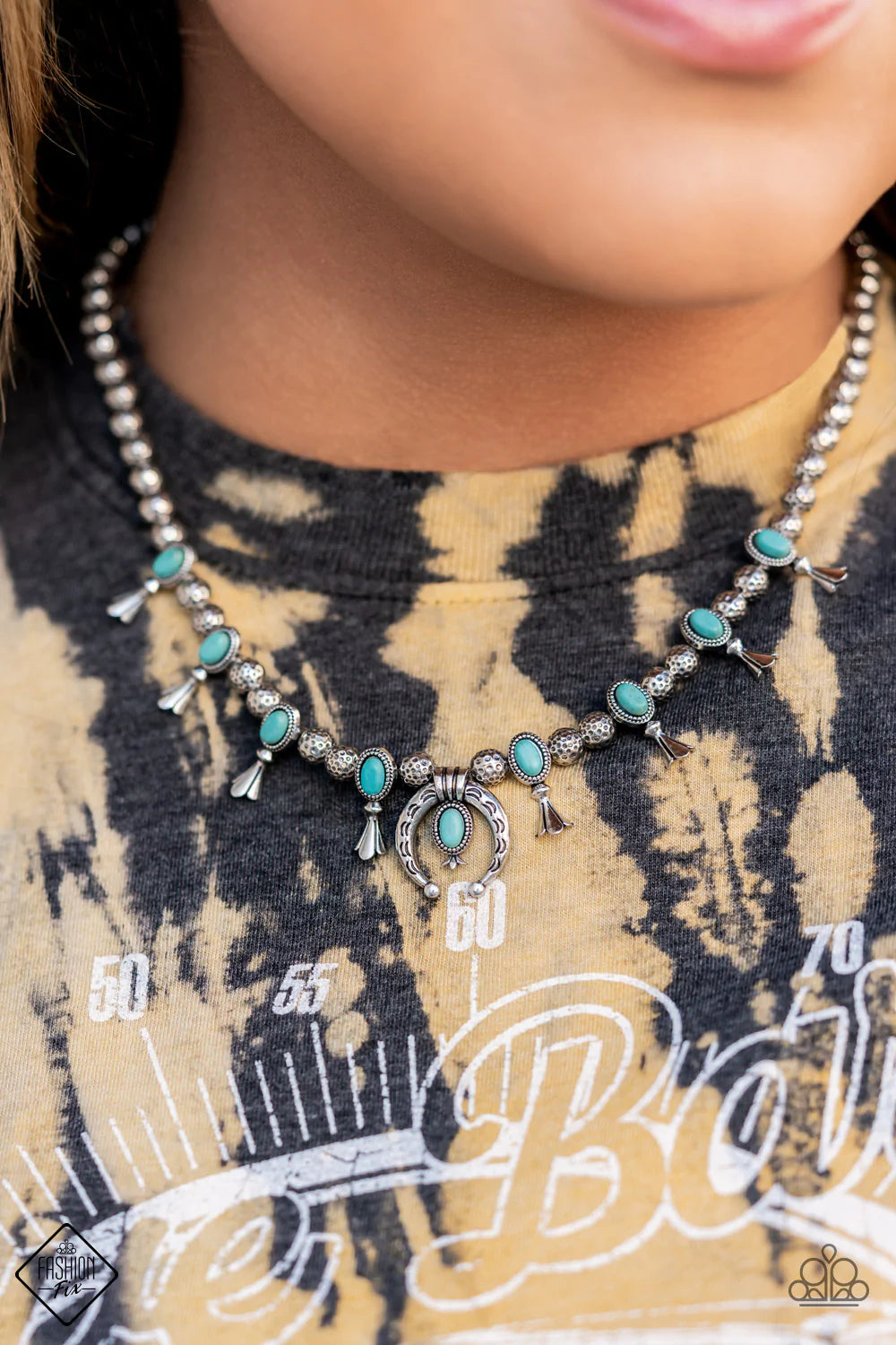 Luck of the West Blue Paparazzi Fashion Fix Necklace