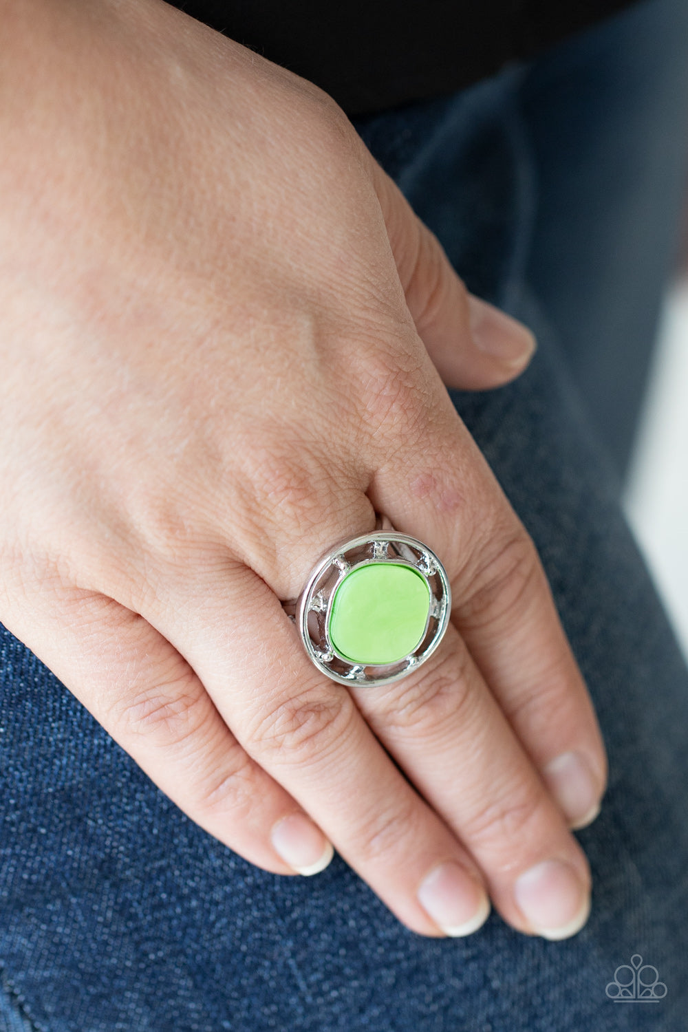 Encompassing Pearlescence - Green Paparazzi Ring