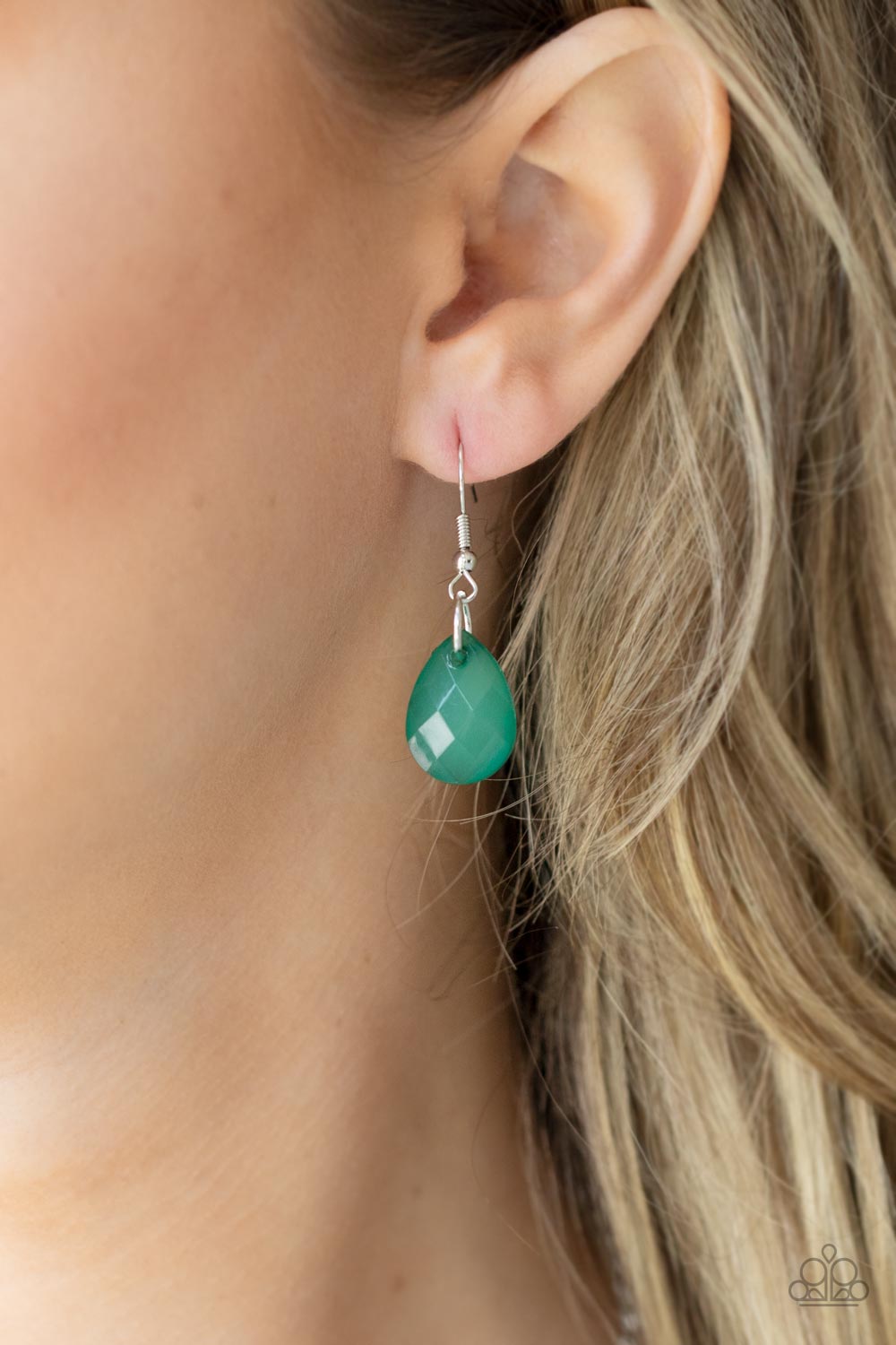 Front Row Flamboyance - Green Paparazzi Necklace