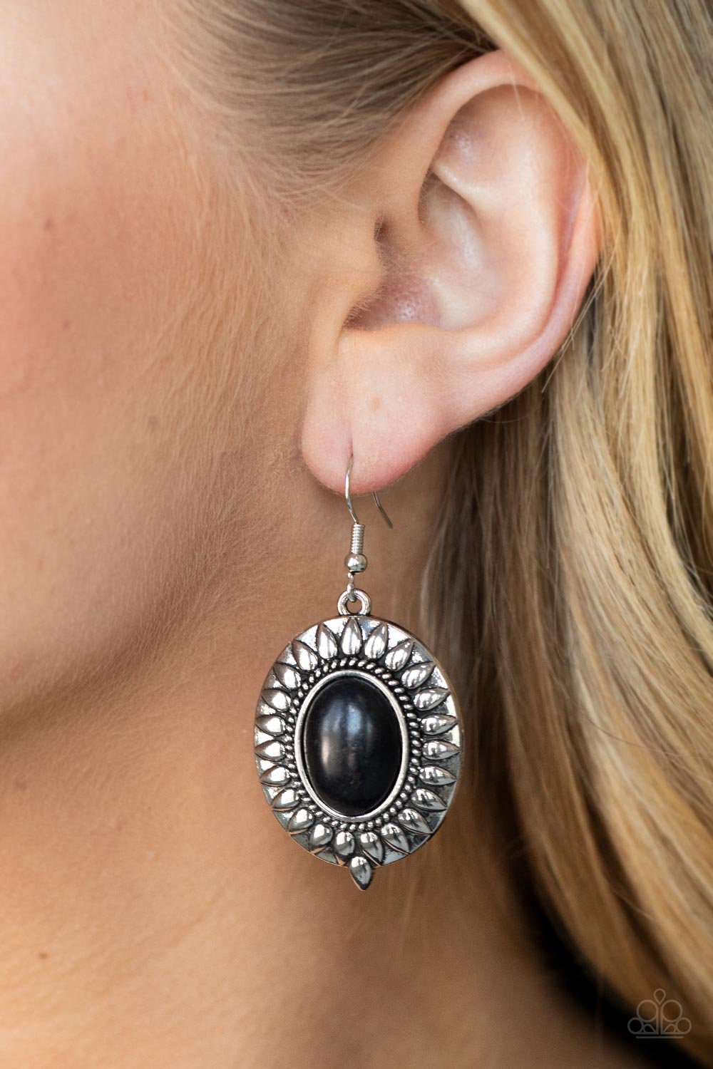 Mesa Garden - Black Paparazzi Earrings