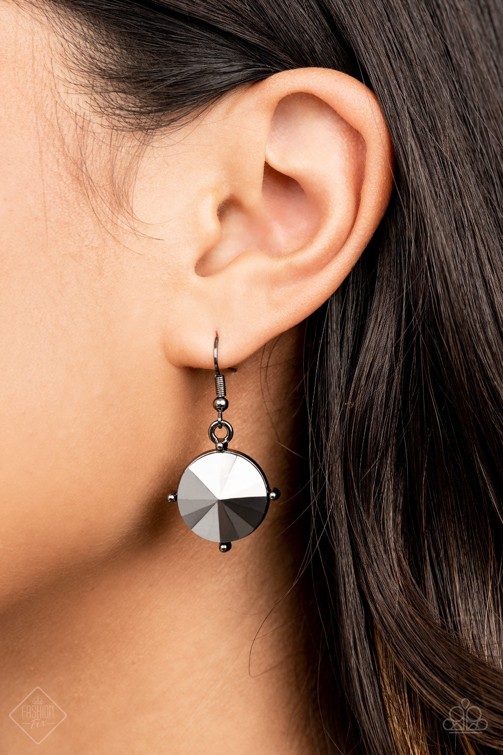 The SHOWCASE Must Go On - Black Paparazzi Fashion Fix Necklace