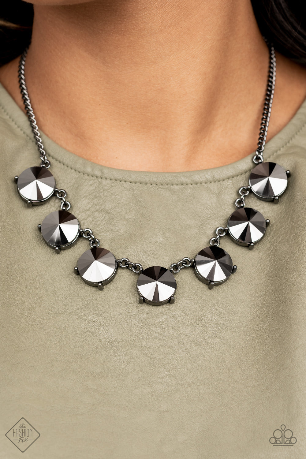 The SHOWCASE Must Go On - Black Paparazzi Fashion Fix Necklace