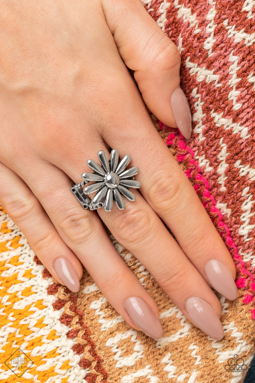 GROWING Steady - Silver Paparazzi Exclusive Fashion Fix Ring