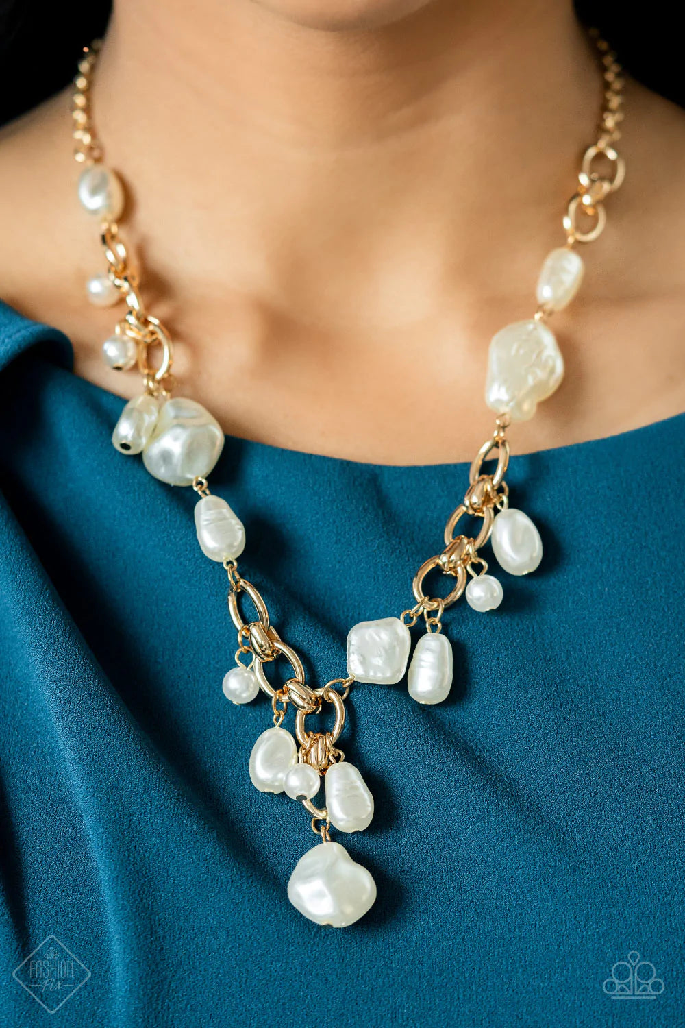 Nautical Nouveau Gold Paparazzi Exclusive Fashion Fix Necklace