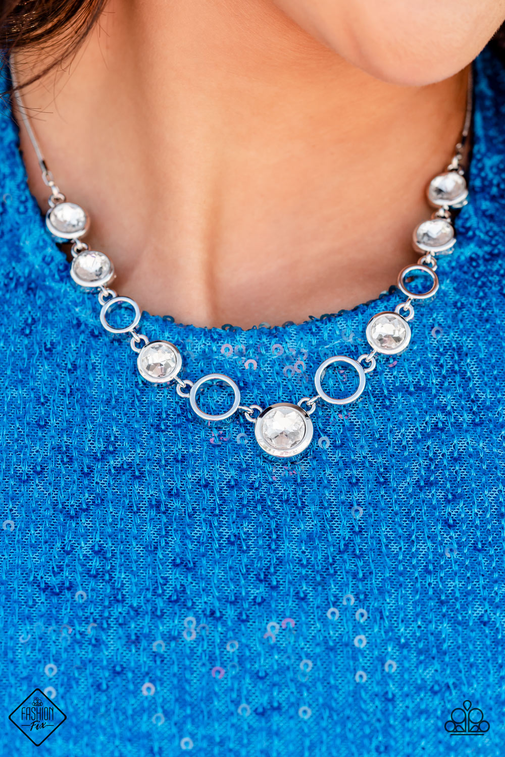 Elegantly Elite White Paparazzi Fashion Fix Necklace