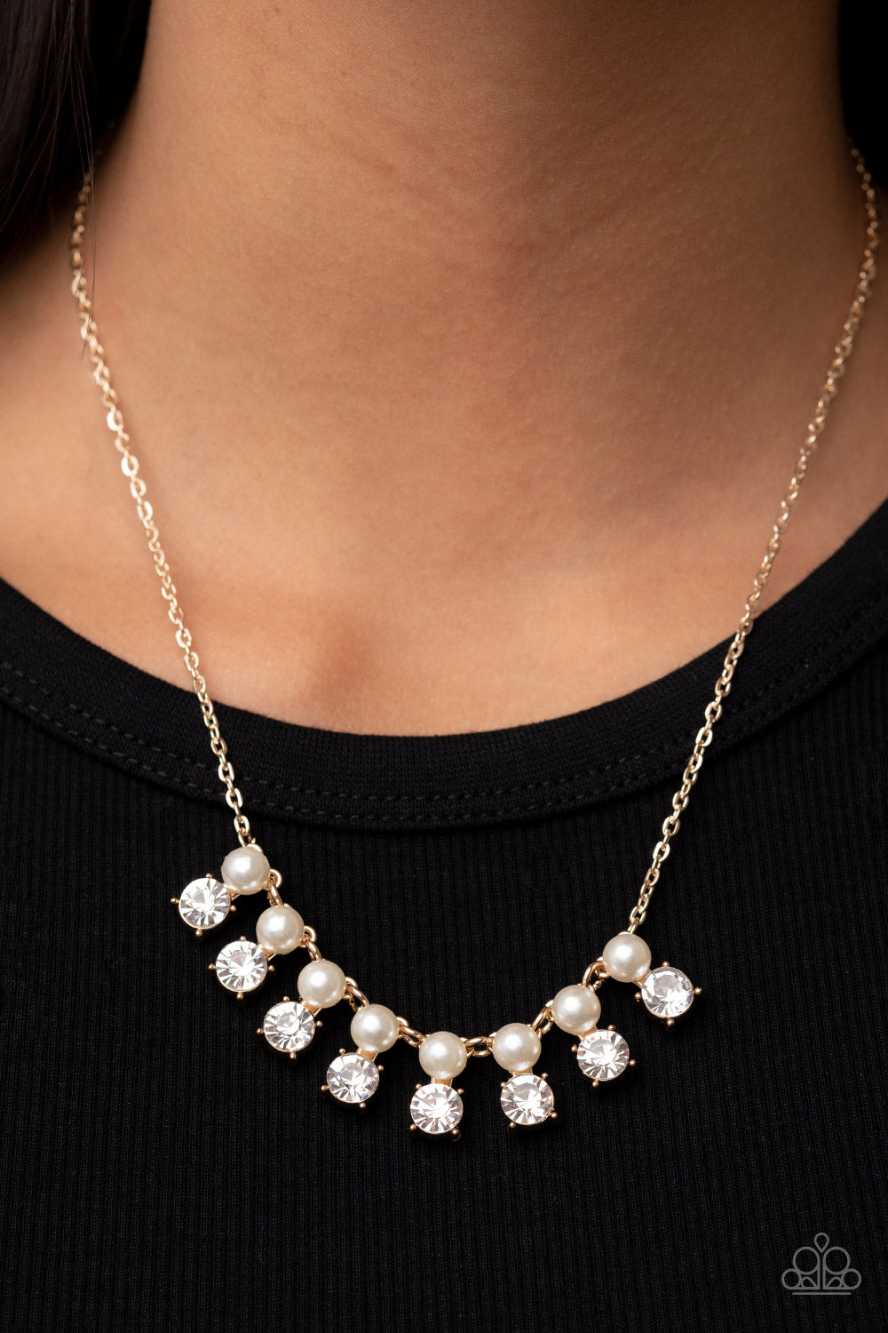 Dashingly Duchess - Gold Paparazzi Necklace