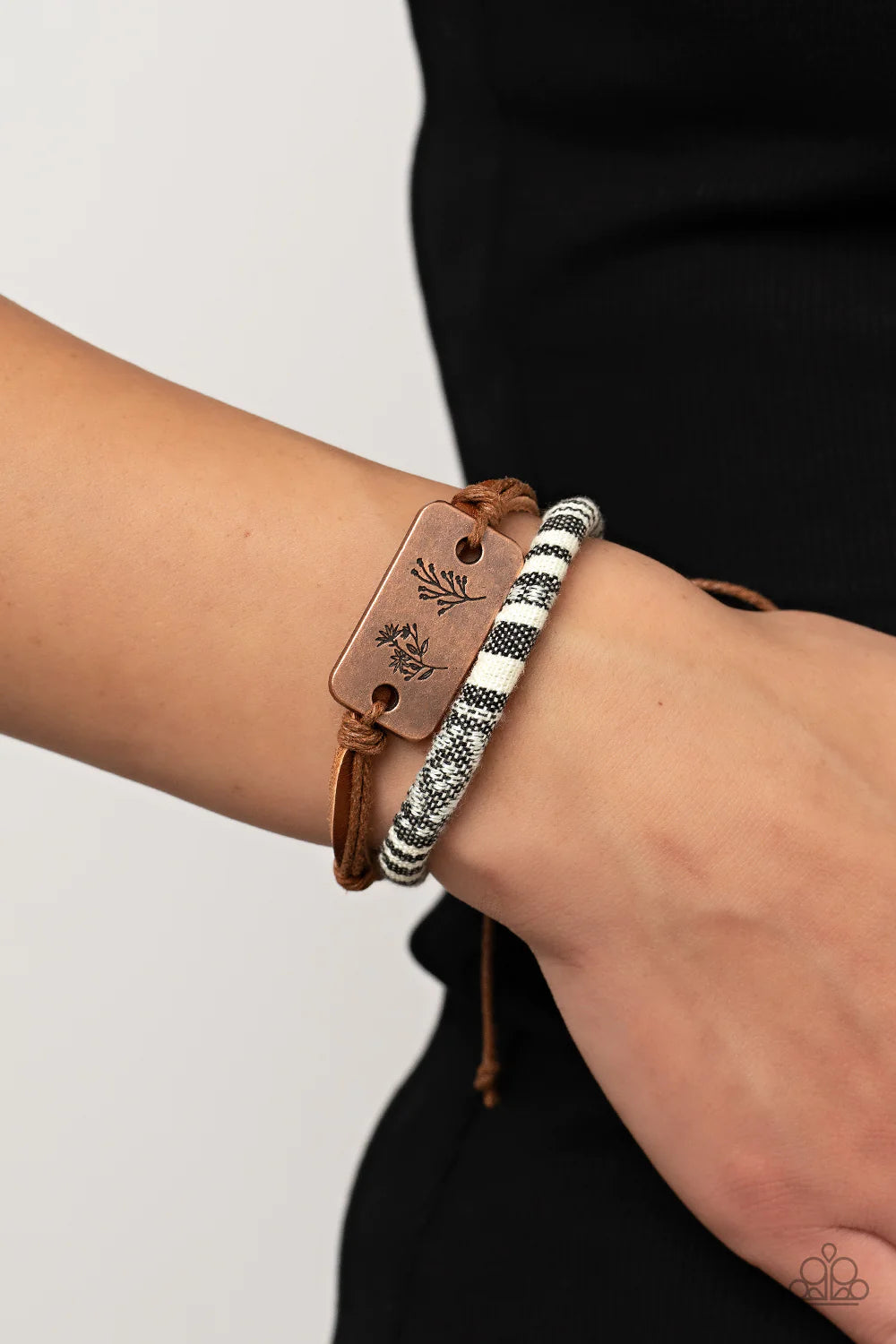 Poncho Paradise Black Paparazzi Urban Bracelet