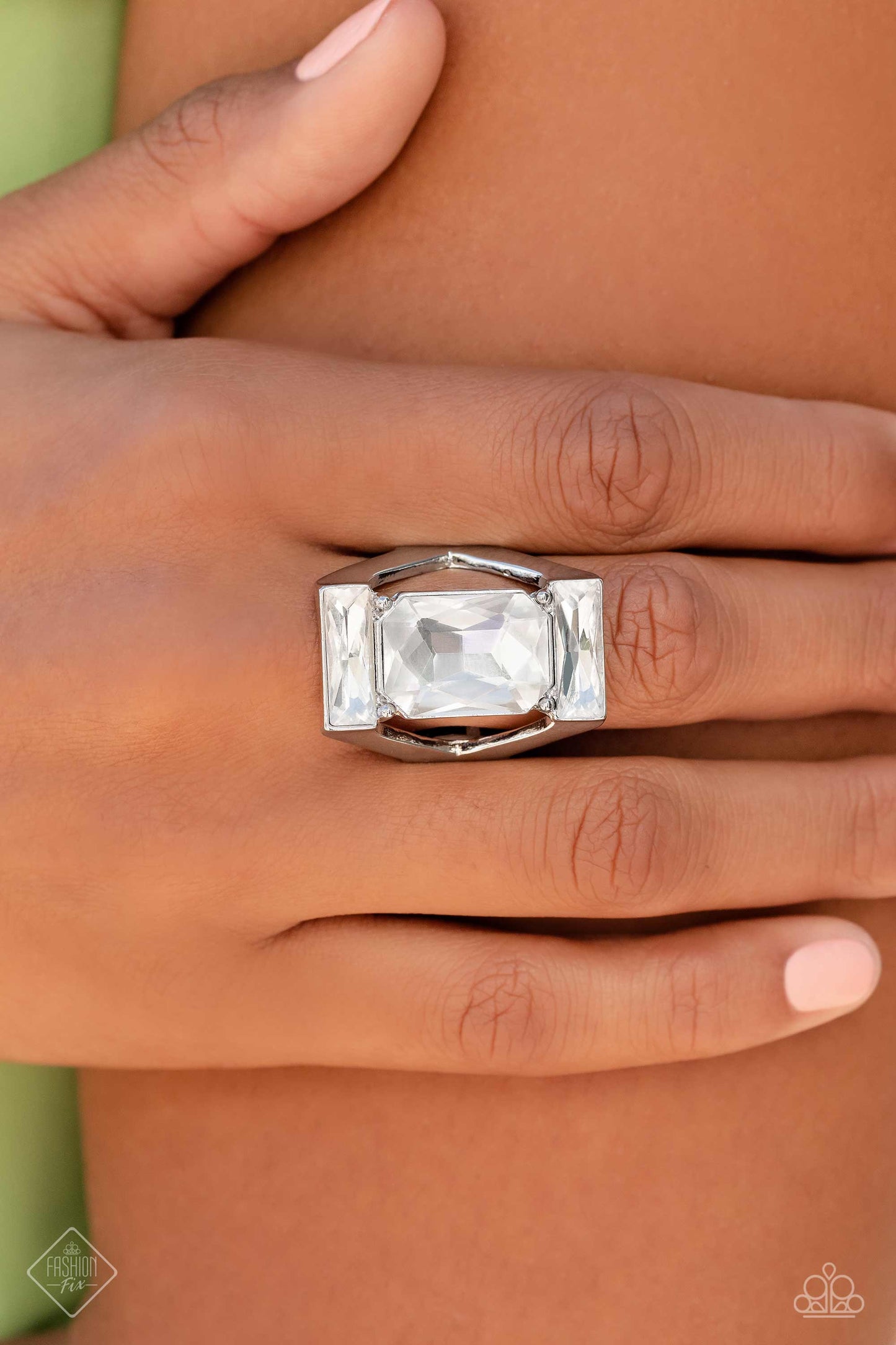 Right as CHAIN White Paparazzi Fashion Fix Ring