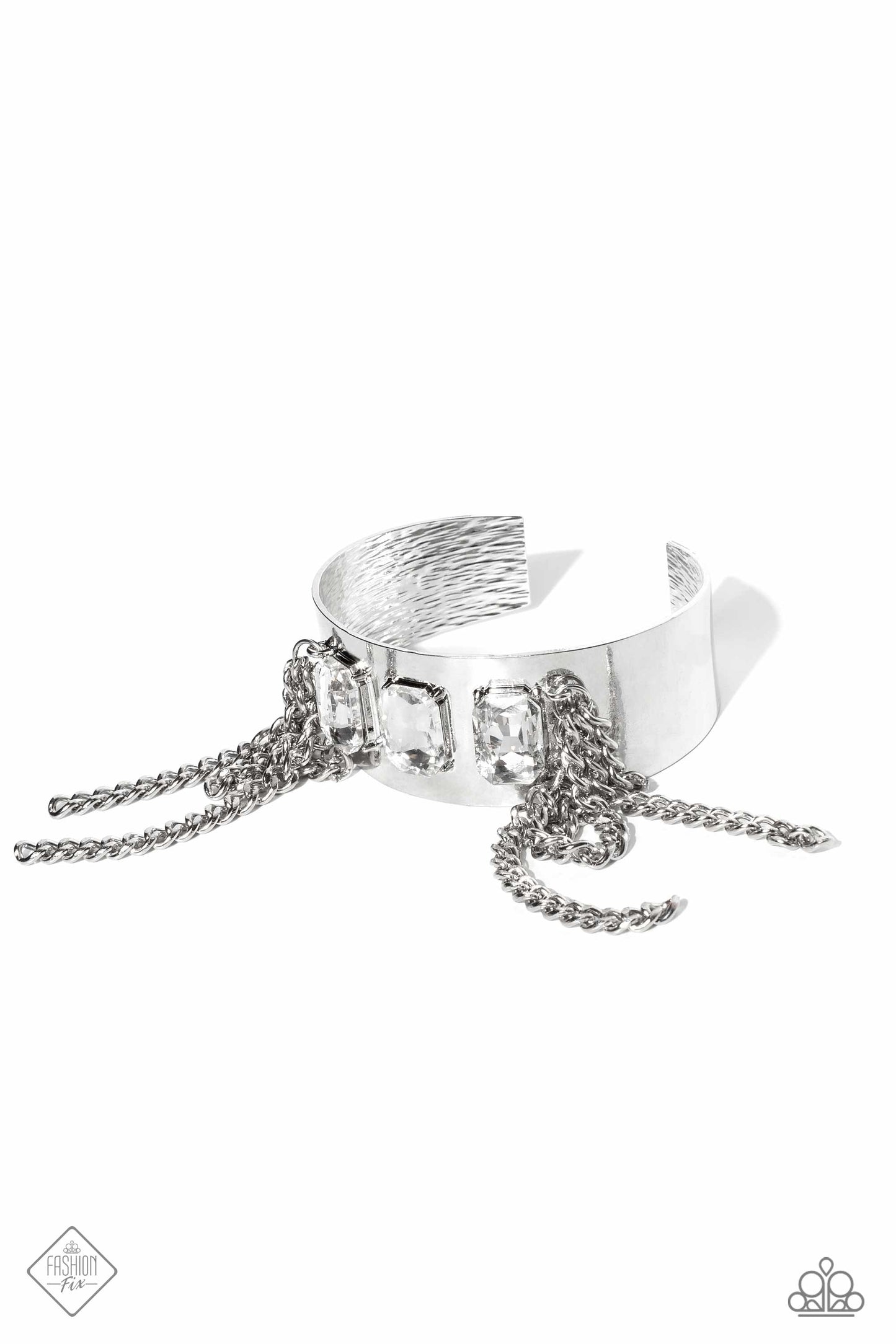 CHAIN Showers White Paparazzi Fashion Fix Bracelet