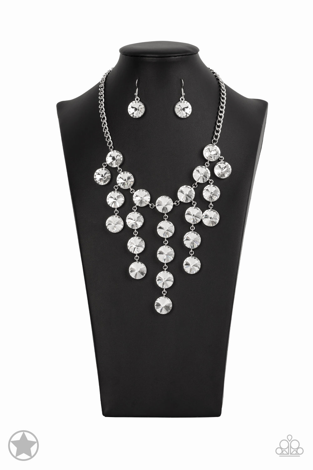 Spotlight Stunner Paparazzi White Necklace