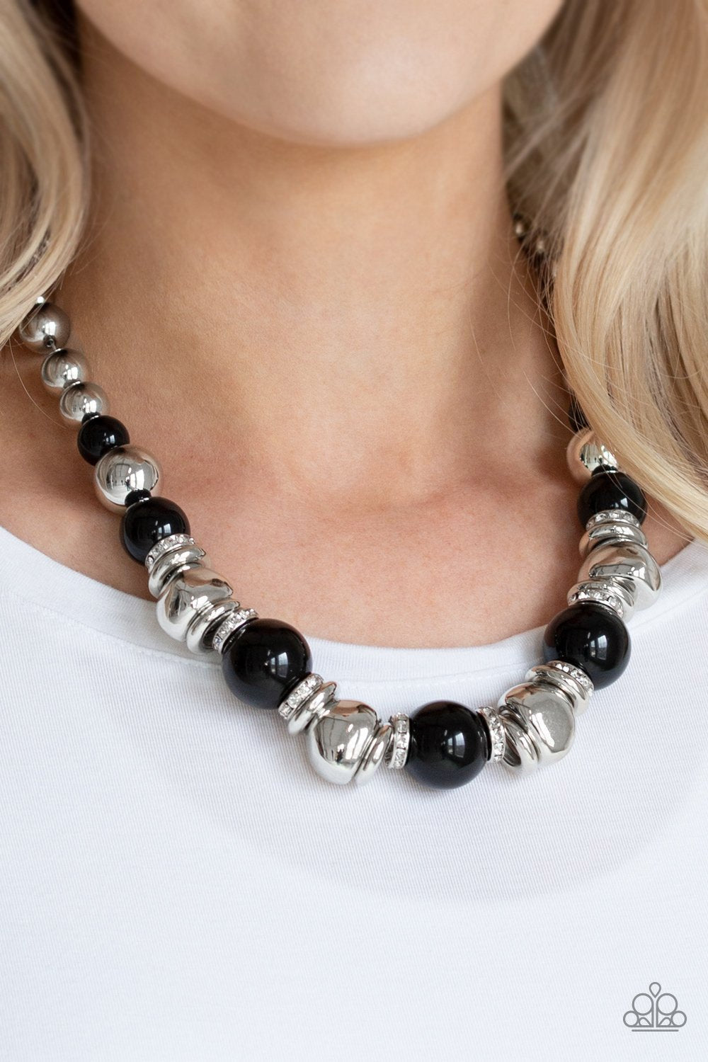 Hollywood HAUTE Spot - Black Paparazzi Necklace