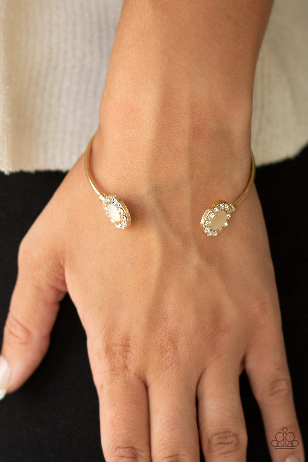 Paparazzi Instant Illumination - Gold Cuff Bracelet