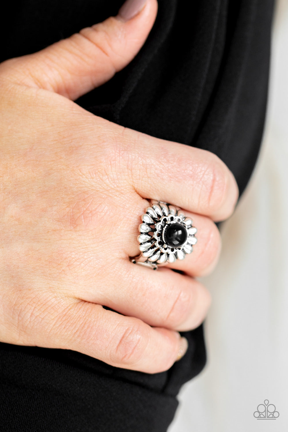 Paparazzi Poppy Pep Black Ring