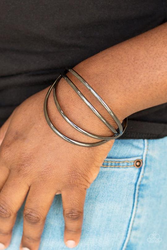 Take a Catwalk - Black Paparazzi Bracelet