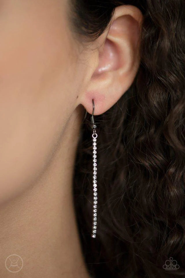 Battle of the Glitz - Black Paparazzi Choker Necklace