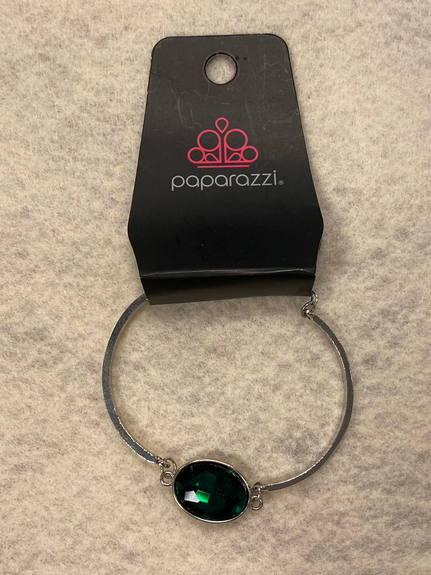 Emerald green clasp bracelet