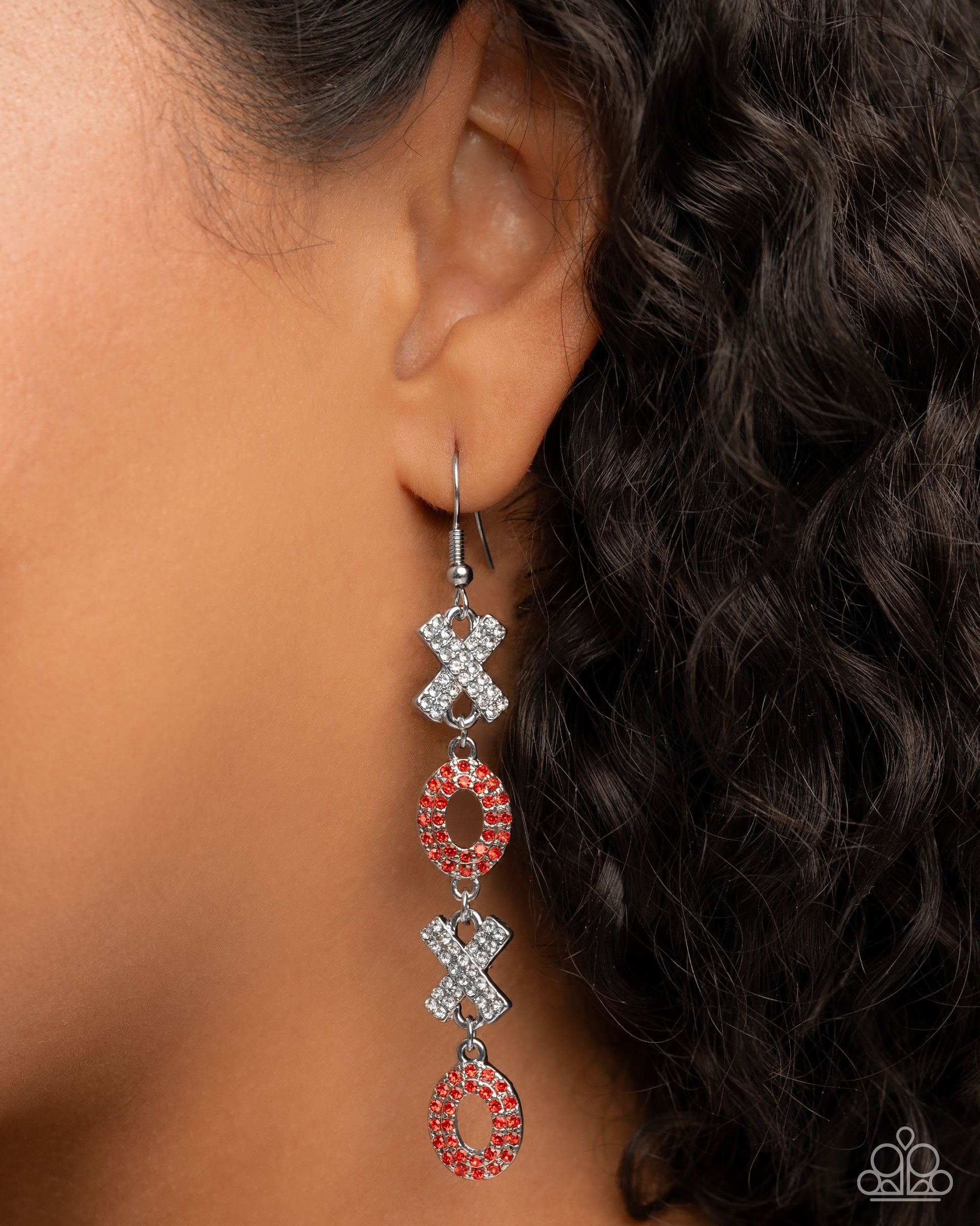 Complete Look Courting Change - XOXO Stream Red 