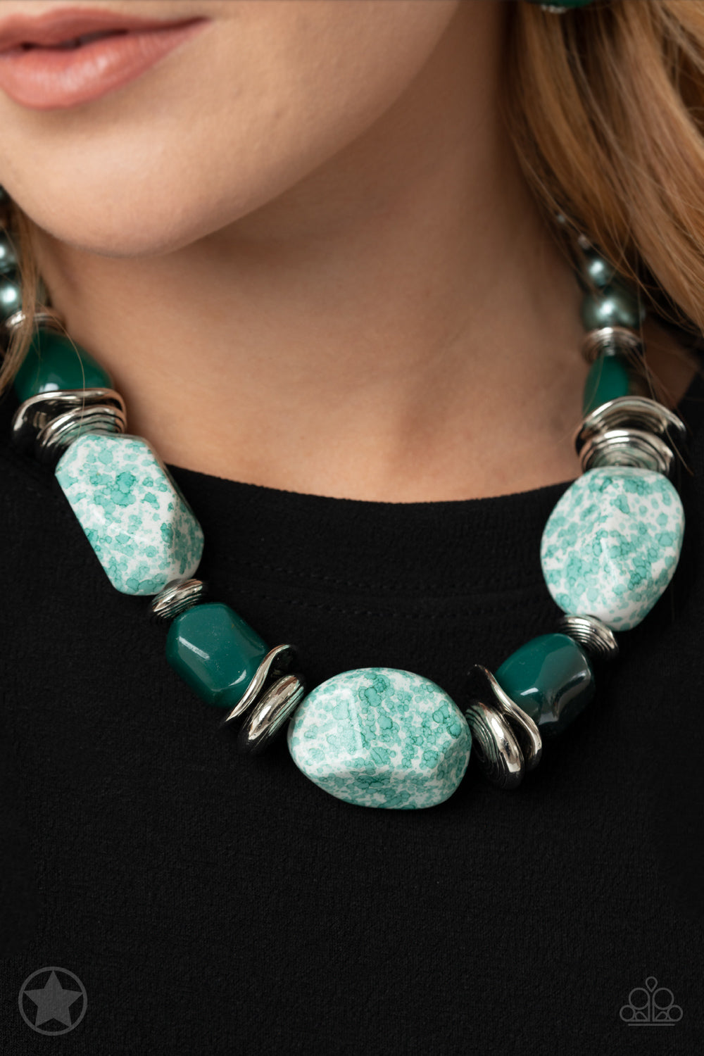 In Good Glazes - Blue Paparazzi Blockbuster Necklace