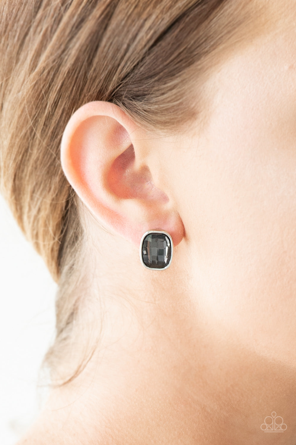 Incredibly Iconic - Silver Paparazzi Earrings