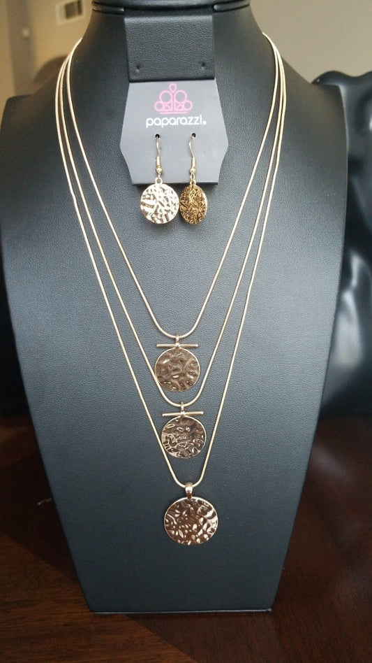 Dizzying Discs Gold Paparazzi Necklace