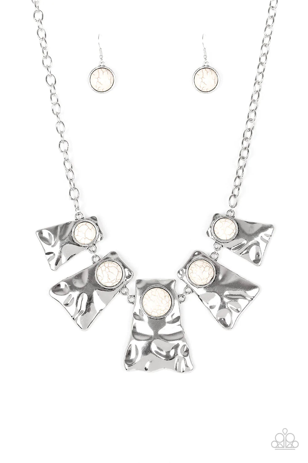 Cougar Paparazzi White Necklace