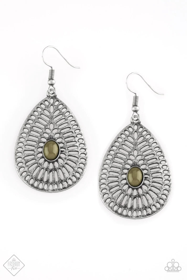 The GRATE Beyond - Green Paparazzi Fashion Fix Earrings