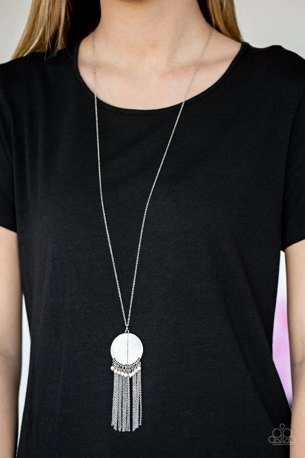 Get A Roam White Paparazzi Necklace