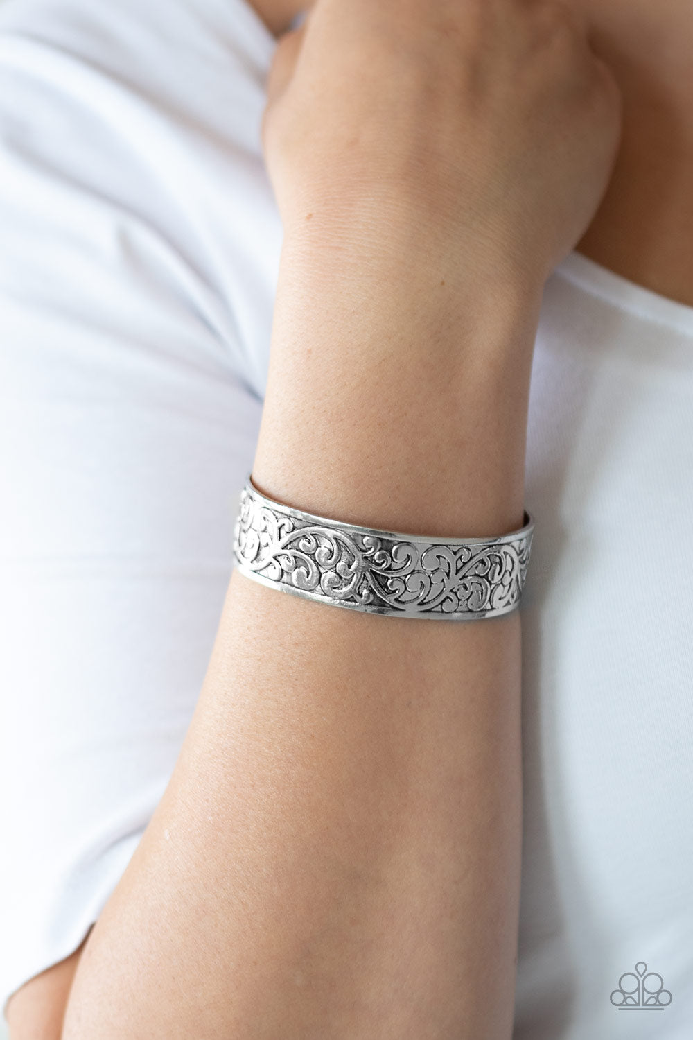 Read The VINE Print - Silver Paparazzi Bracelet
