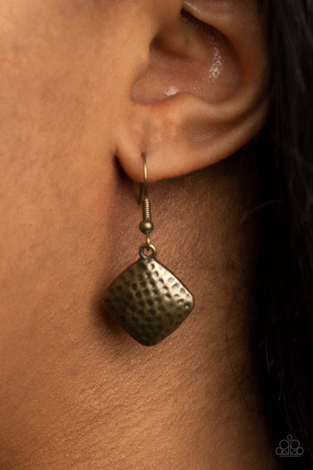 Keeping It RELIC - Brass Paparazzi Necklace