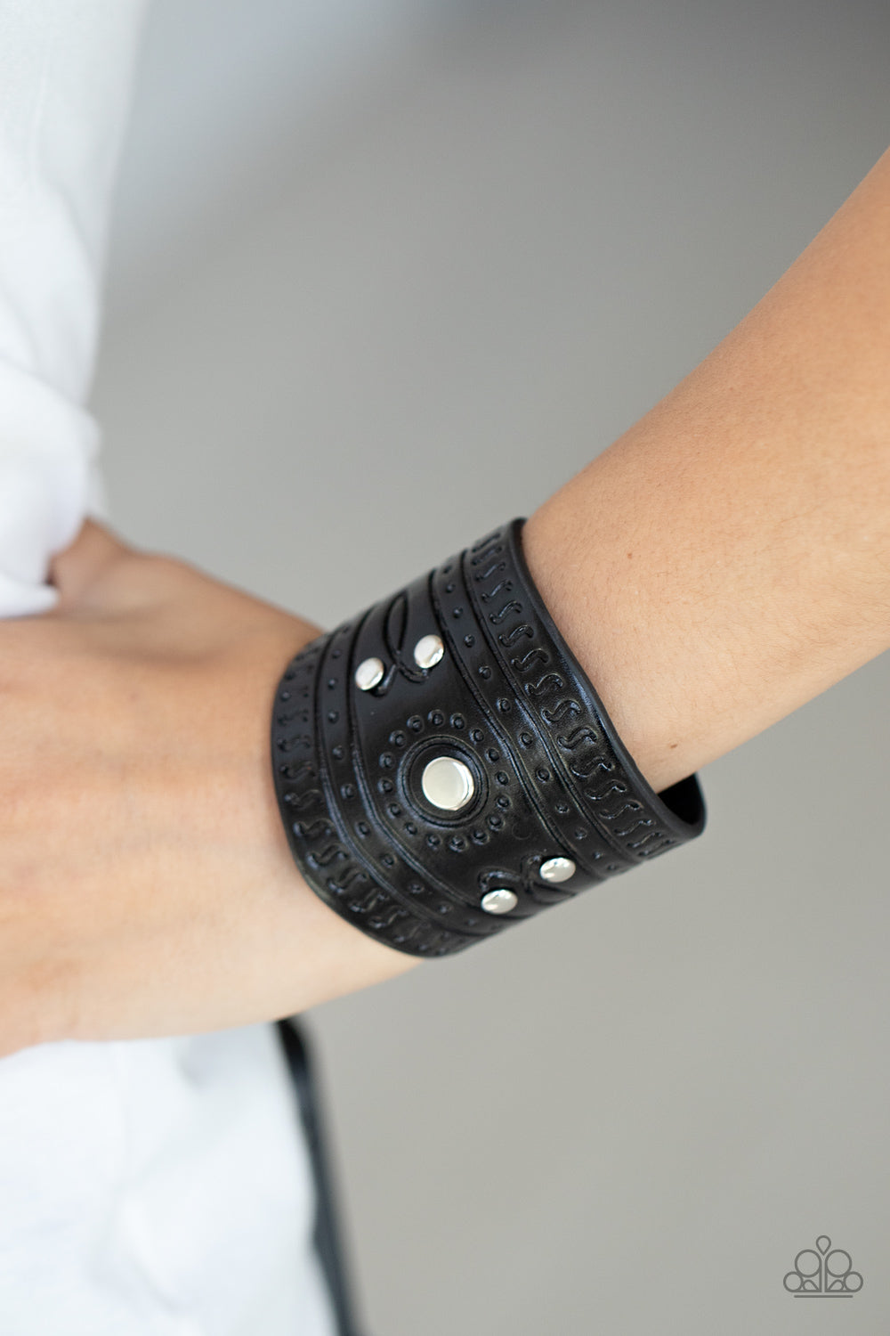 Orange County - Black Paparazzi Bracelet
