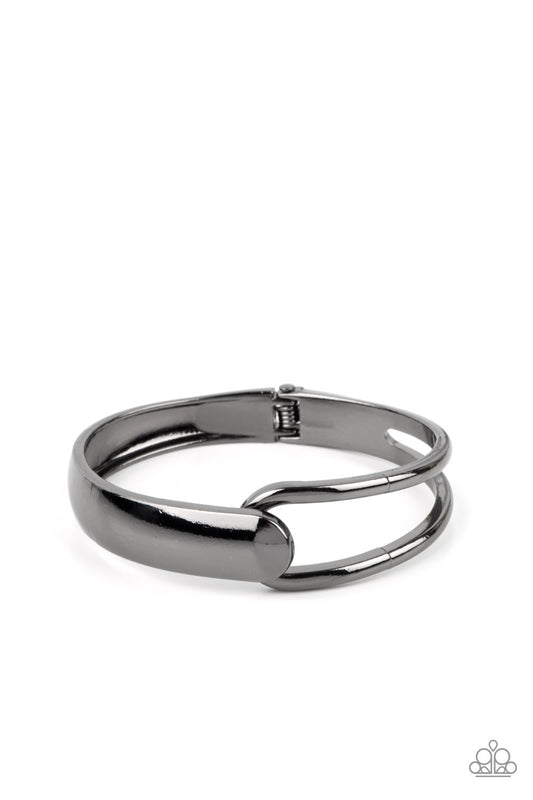 Couture-Clutcher - Black Paparazzi Bracelet
