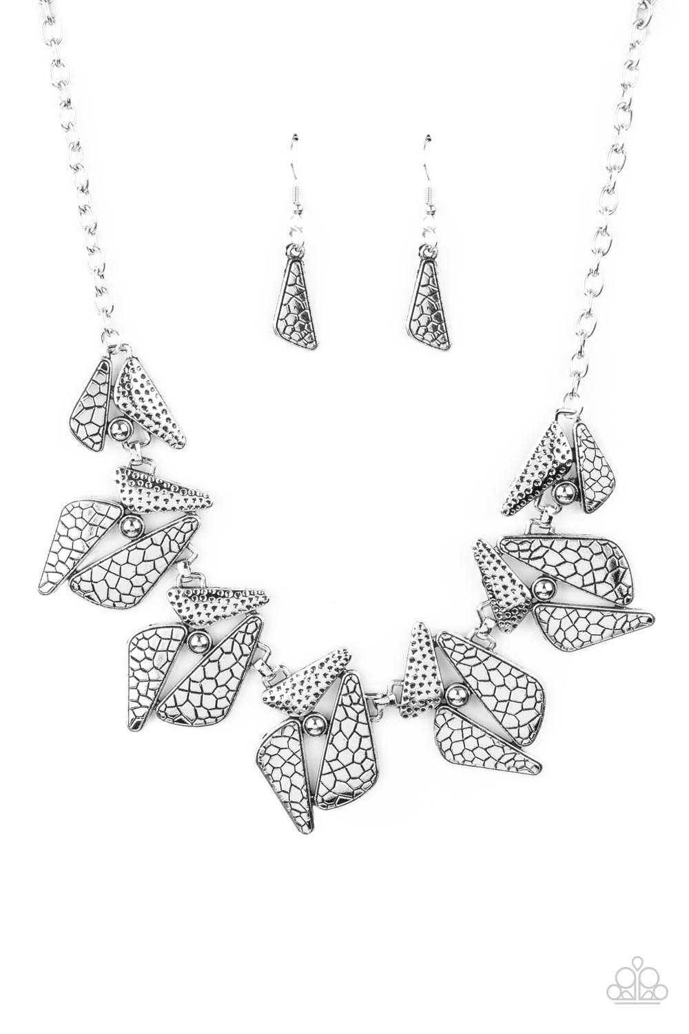 Extra Expedition - Silver Paparazzi Necklace