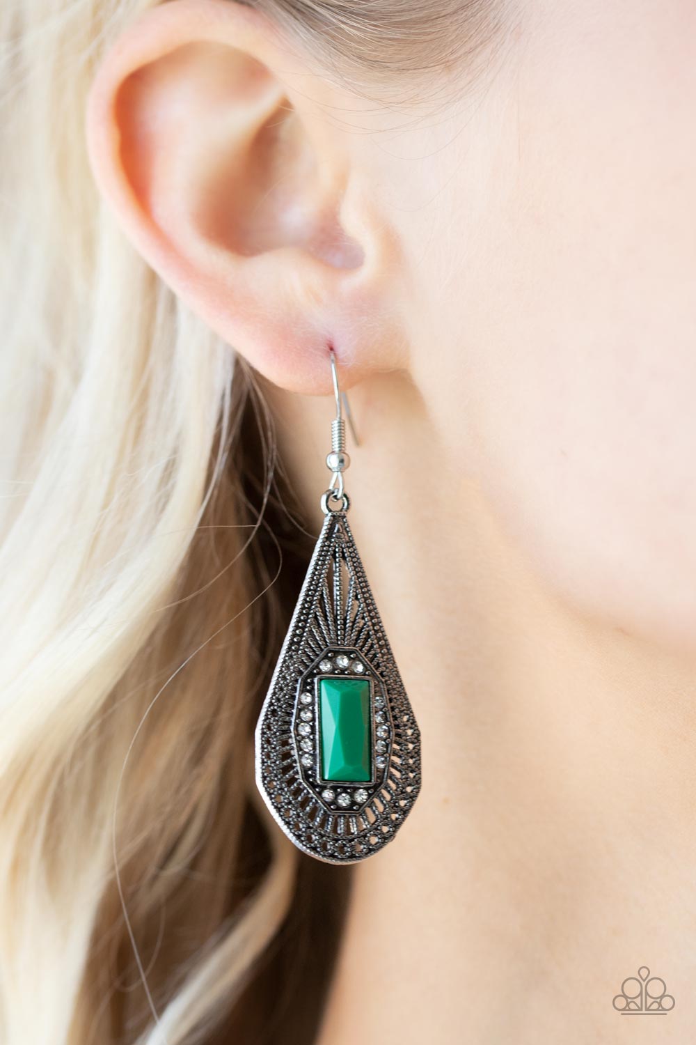 Deco Dreaming - Green Paparazzi Earrings