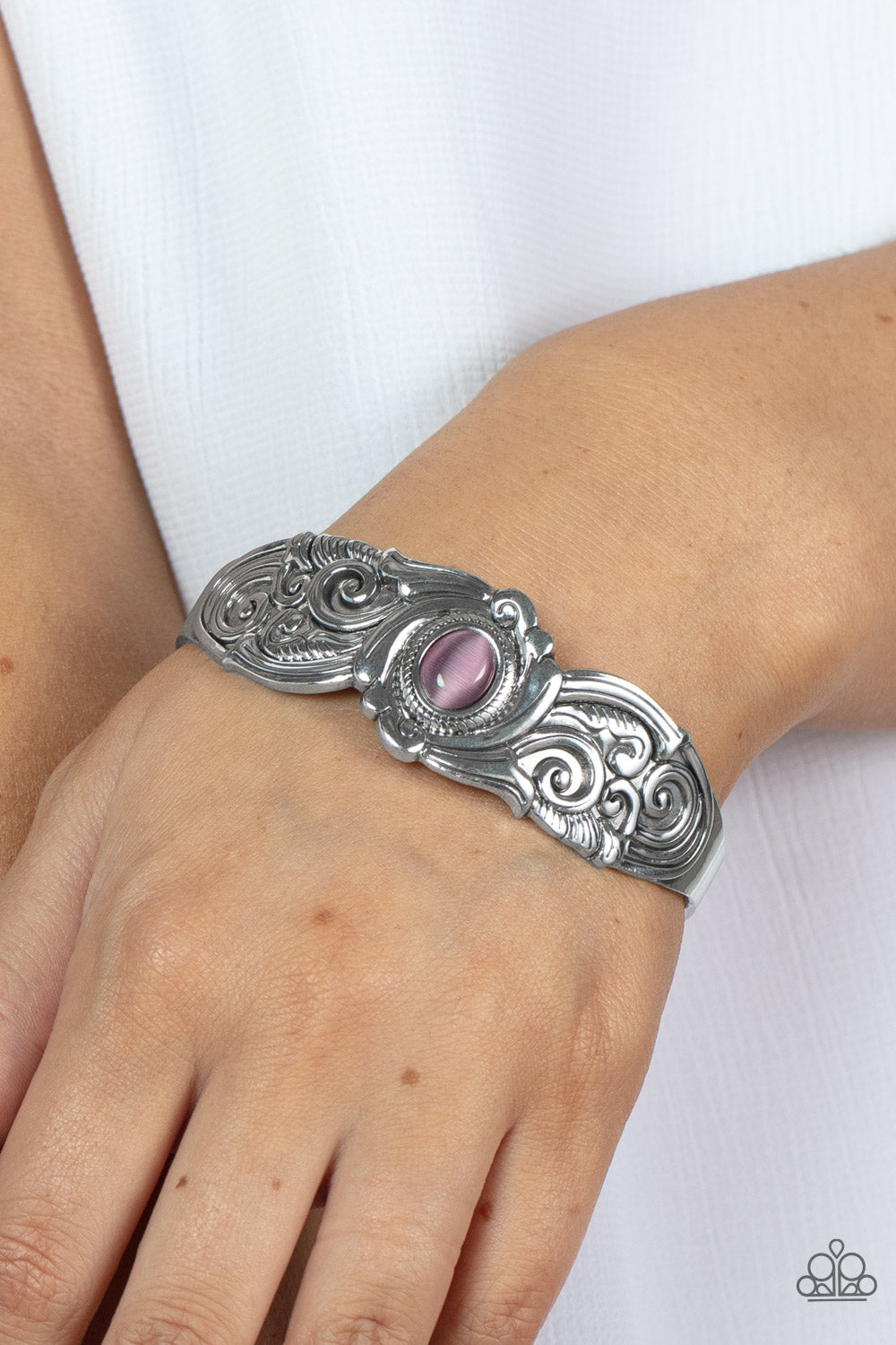Glowing Enchantment - Purple Paparazzi Bracelet